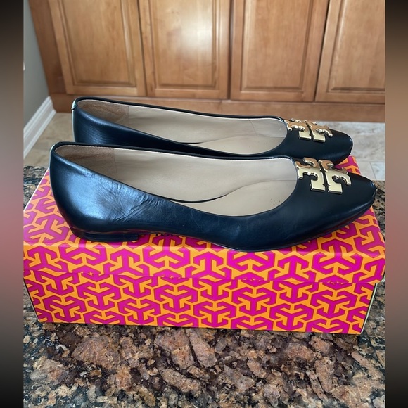 Tory Burch Raleigh Flats - Picture 2 of 5